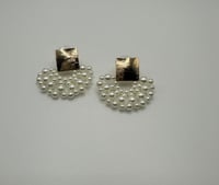 Fan pearl stud 
