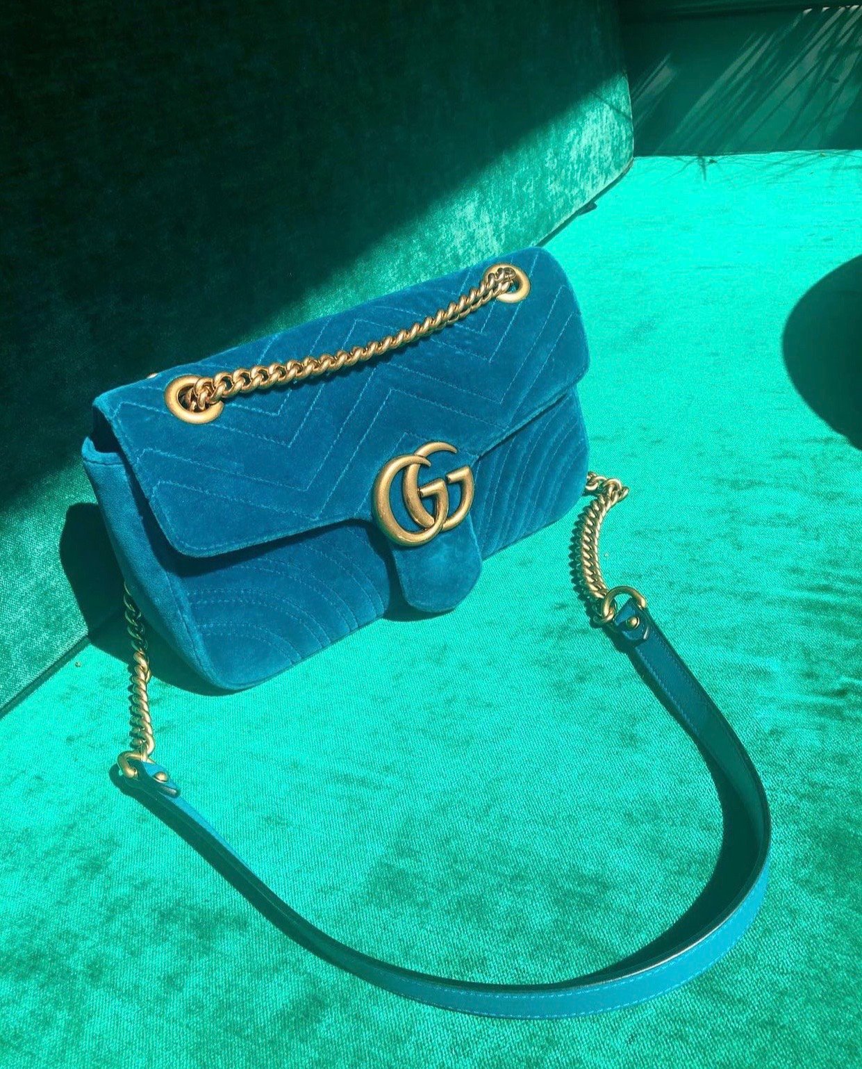 Image of GUCCI MARMONT CHEVRON VELVET FLAP BAG (TEAL)