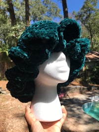 Image 5 of Velvet Ruffle