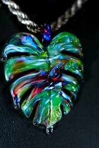 Drippy mixed color monstera pendant 🌿💦