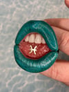 PHONE GRIP - Blue And Teal Distressed Lips With Pisces Zodiac