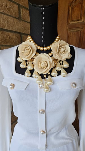 Image of Flower Pearl Statement Necklaces 