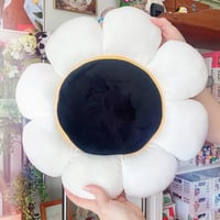 Image 3 of Daisy Jungkook Cushion