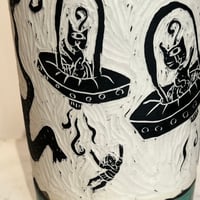 Image 4 of “Toxoplasmosis Porcelain Vase” 