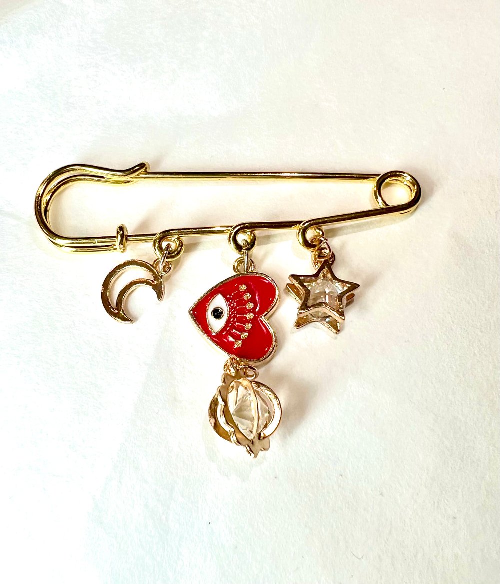 Image of Baby Protection Pin Gold