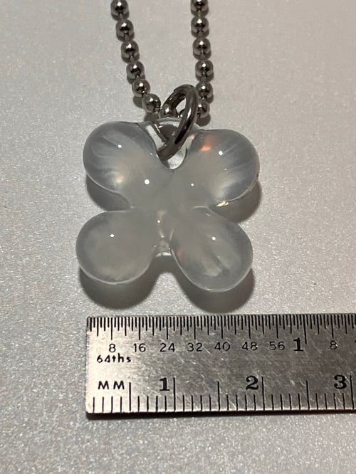 Image of hot glue clover