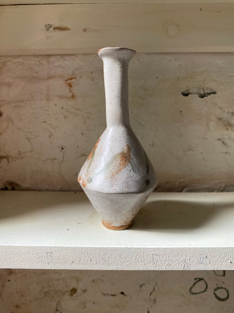 Small yield vase Image 4