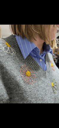 Image 2 of Adorna  y arregla bordando