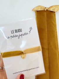 Image 2 of Copy of Le joli cadeau : Bracelet ruban velours et marque-page matelassé moutarde