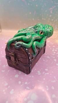 Image 2 of Octopus mimic d20 trinket box