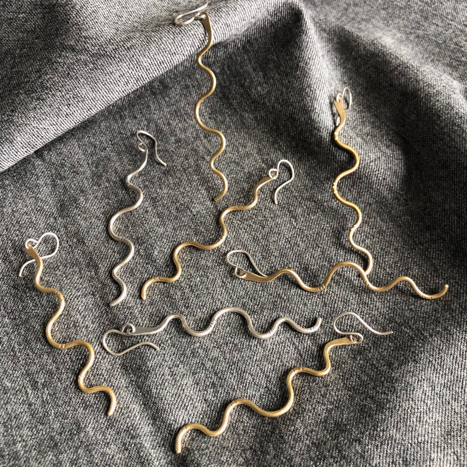 Image of Wavy Serpents