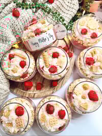 Image 4 of Strawberry Dream Candles & Snap Bars