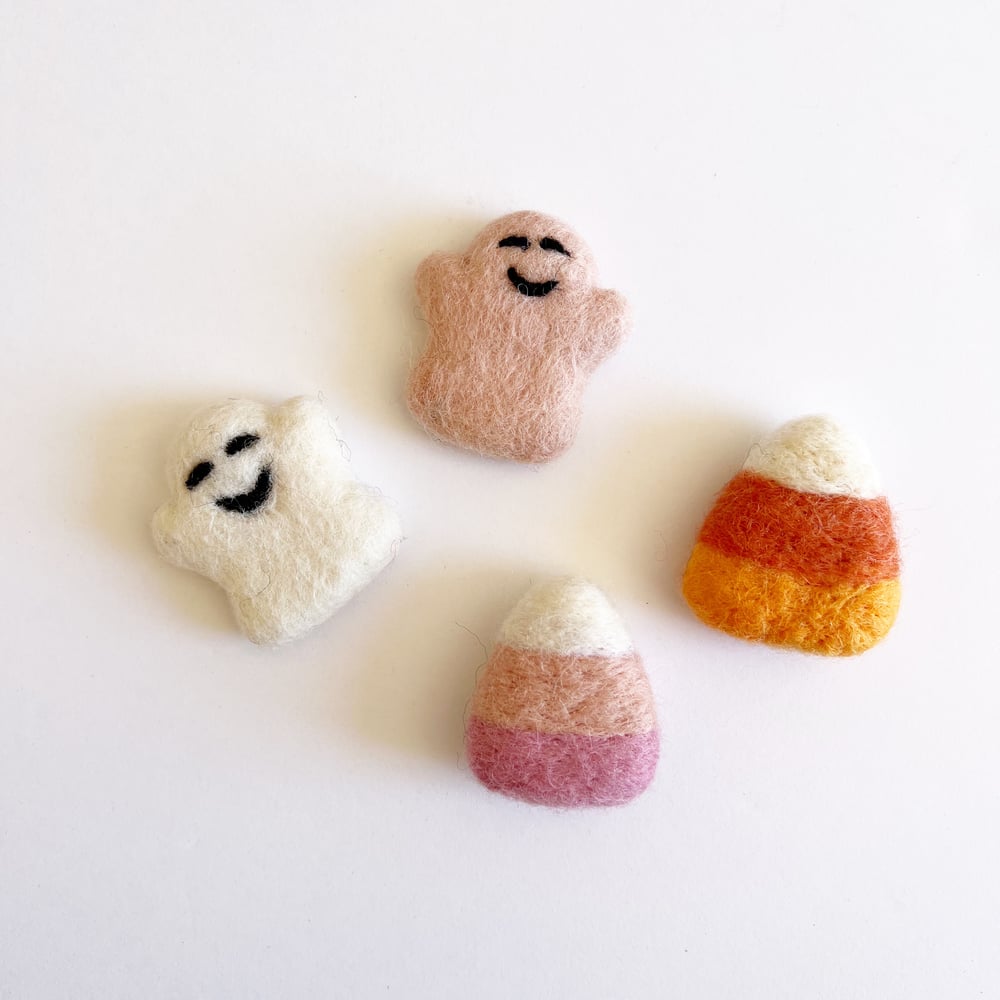 Image of Candy Corn and Ghost Pillows 