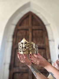 Image 15 of Authentique couronne du XIXème siècle en laiton martelé, ajustable! 