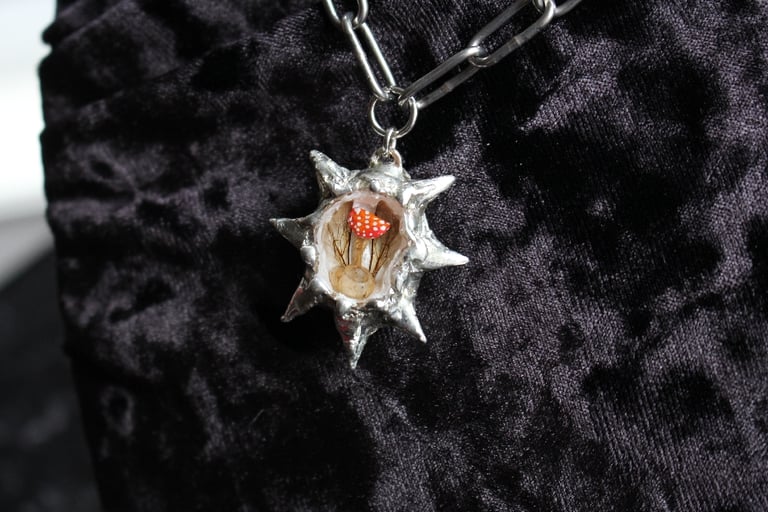 dead good snail mushroom and bee wing spiky necklace Image 4