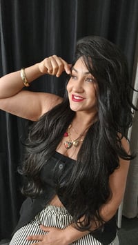 Image 2 of Peluca LA patrona