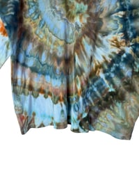 Image 6 of ♻️ UPCYCLED 2XL Ladies 100% Cotton V-Neck Tee in Earthy Spiral Ice Dye