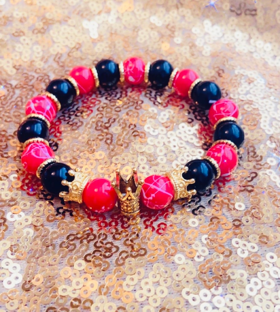 Image of Men’s red & black charm bracelet 