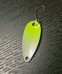 Image 2 of Neon Green/Neon Yellow Golden Honeycomb