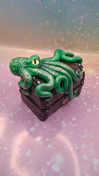 Image 3 of Octopus mimic d20 trinket box