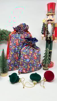 Image 2 of Le Pochon-Cadeau doublé toile de coton Liberty Betsy star marine