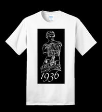 Statue T-Shirt