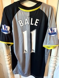 Image 8 of Tottenham Hotspur “BALE 11” 2012/13 Third Shirt + patches (XL)