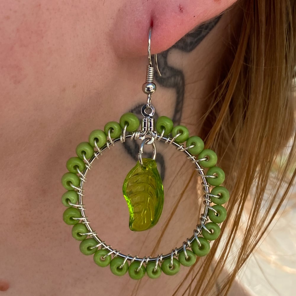 Image of lush spring earrings 