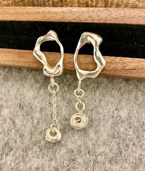 Image of Spiral ‘O’ earrings 