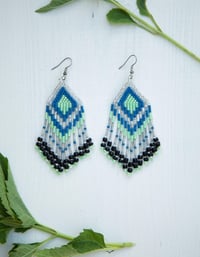Image 4 of Vida earrings 