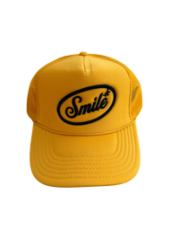 Yellow smile trucker 