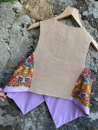 Image 2 of Chaleco feito a man. FOLIADA LILA. Feito por encarga!