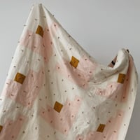 Image 4 of Pink Flowers quilt