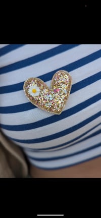 Image 5 of Broche coeur paquerette au choix 