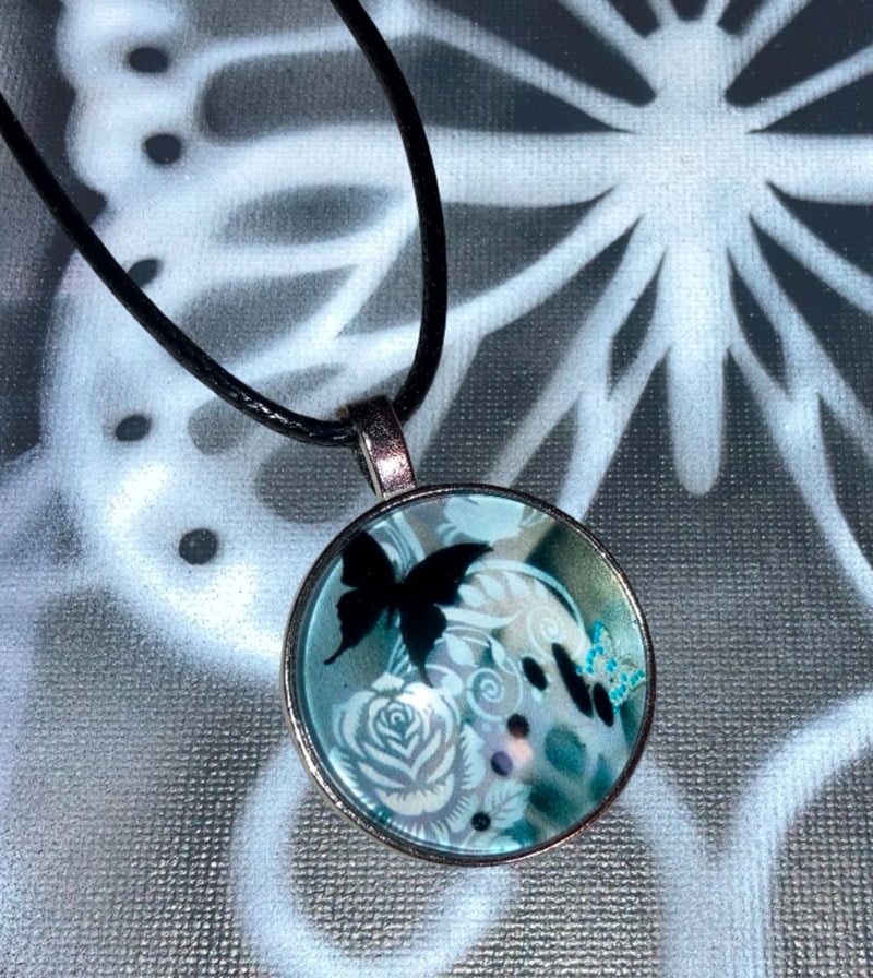 airbrush butterfly pendant necklace 