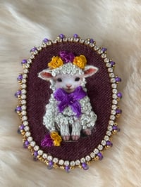 Image 4 of Broche brodée L’Agneau de Velours
