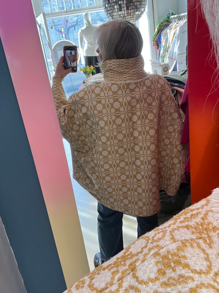 Image of Poncho jacket, gold (one size)