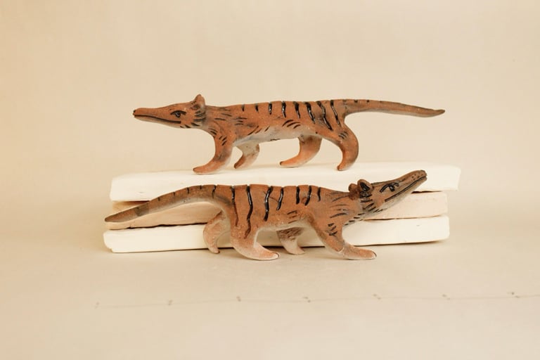 Thylacine figurines Image 2