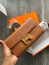 Image 2 of Hèrmes Wallet on Chain