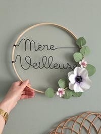 Image 3 of Couronne Mère Veilleuse - anémone en papier 