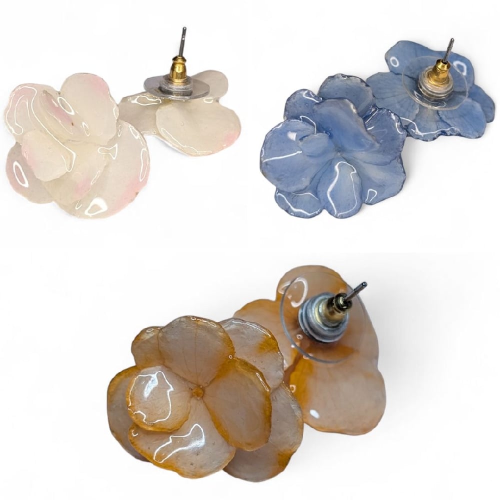 Image of Hydrangea Stud Earrings