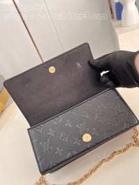 Image 2 of LV Wallet On Chain Lily 