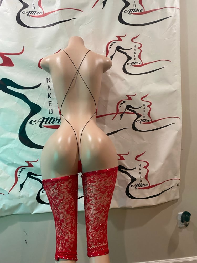 red capri set Image 2