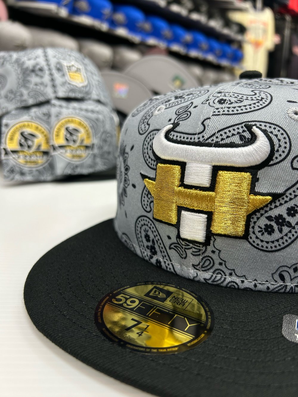 New Era 5950 Defining Moments Grey Paisley/ Blk/ Metallic Gold 