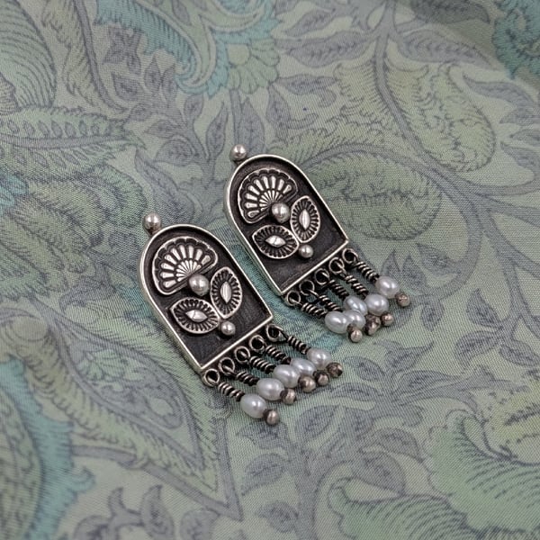 Image of Pearl Flower Earrings