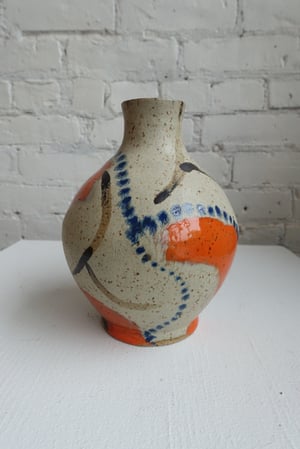 Sam Hewitt / Vase 1B