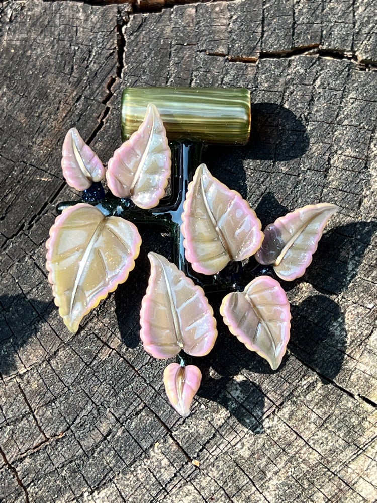 Image of 8 Leaved Purple Fade Leaf Pendant