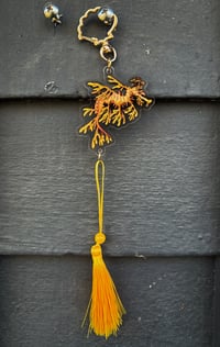 Image 2 of Leafy Sea Dragon Tassel Acrylic Keychain (Double Sided)