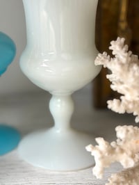 Image 10 of Vases en verre opalin