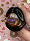 PHONE GRIP - Vampy Teeth With Black Lips And Candy